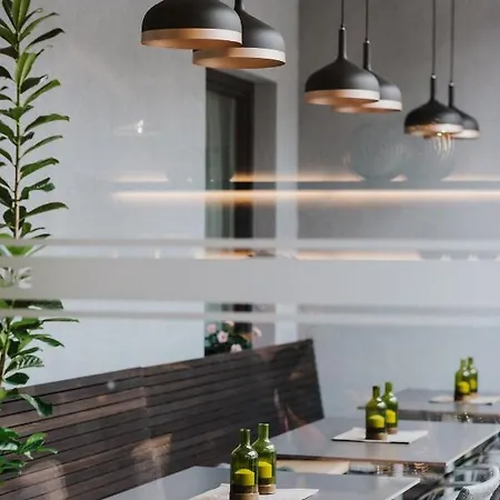 מלון Tinschert Hotel-restaurant-partyservice